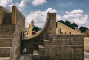 ジャイプールの見どころ：アンベール城、シティ・パレス、ジャンタル・マンタル