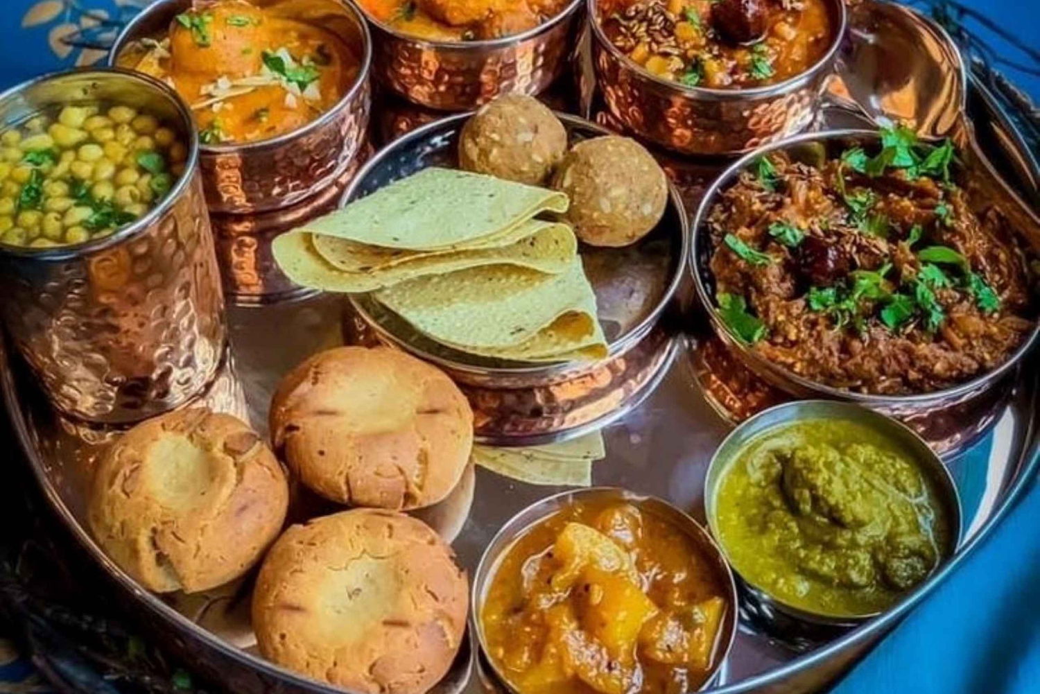 ジャイプルの家庭料理体験（本格的なランチ／ディナー）をお楽しみください