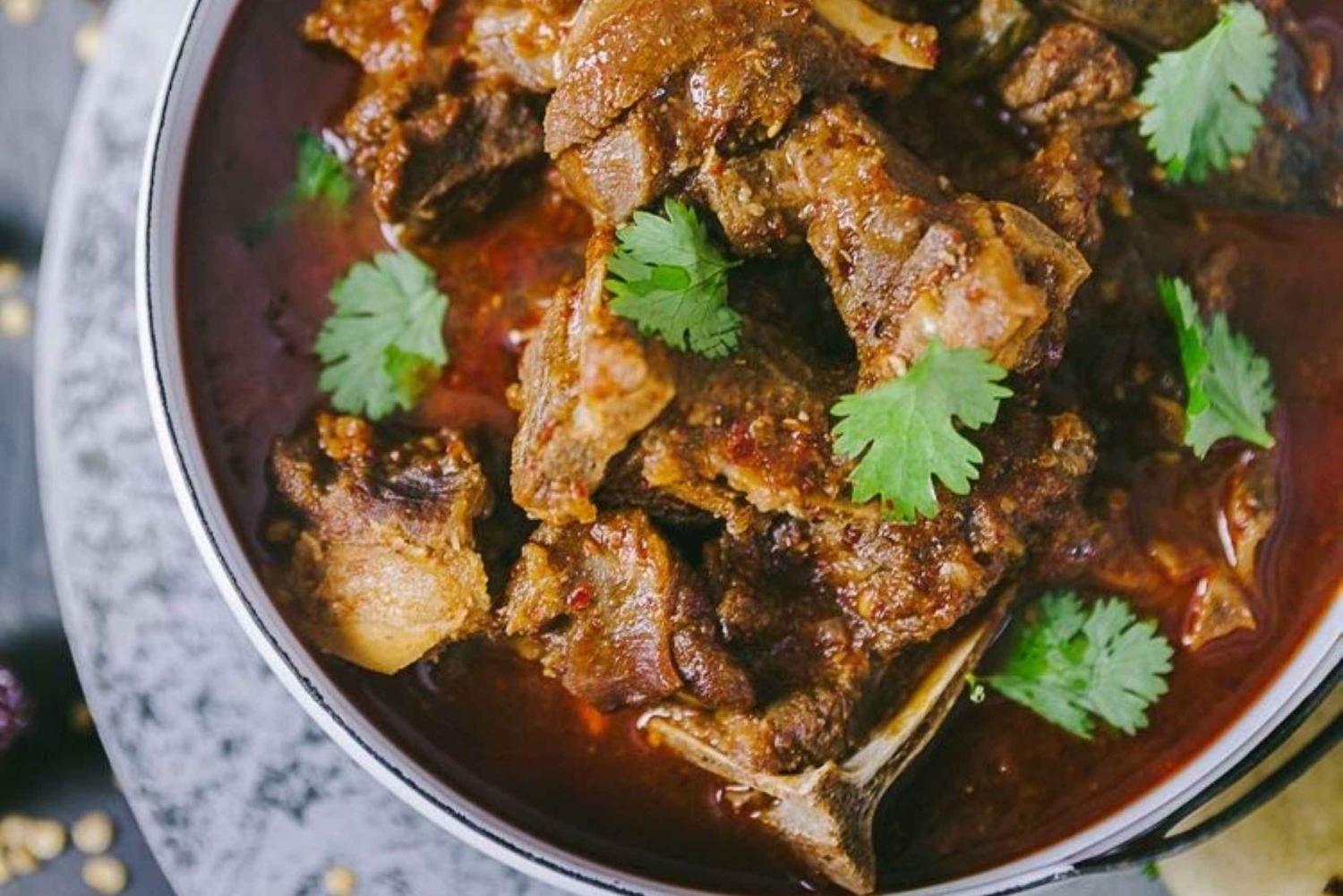 ジャイプルの家庭料理体験（本格的なランチ／ディナー）をお楽しみください