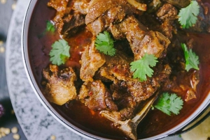 ジャイプルの家庭料理体験（本格的なランチ／ディナー）をお楽しみください