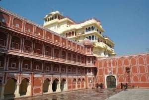 Jaipur: Jantar Mantar & Hawa Mahal Guided Walking Tour