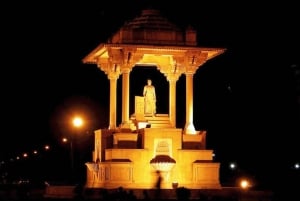 Jaipur: Night City Tour in Open Air Jeep
