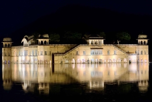Jaipur: Nachttour durch Amer und die pinke Stadt mit einem Open-Air-Jeep