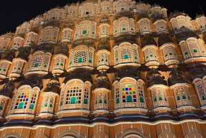 Jaipur: Nachttour durch Amer und die pinke Stadt mit einem Open-Air-Jeep