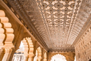 Jaipur: Yökierros Amberissa ja Pink Cityssä avoimella jeepillä