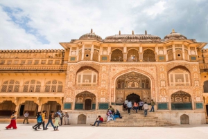 Jaipur: Yökierros Amberissa ja Pink Cityssä avoimella jeepillä