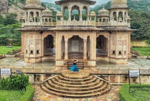 Jaipur: Yökierros Amberissa ja Pink Cityssä avoimella jeepillä