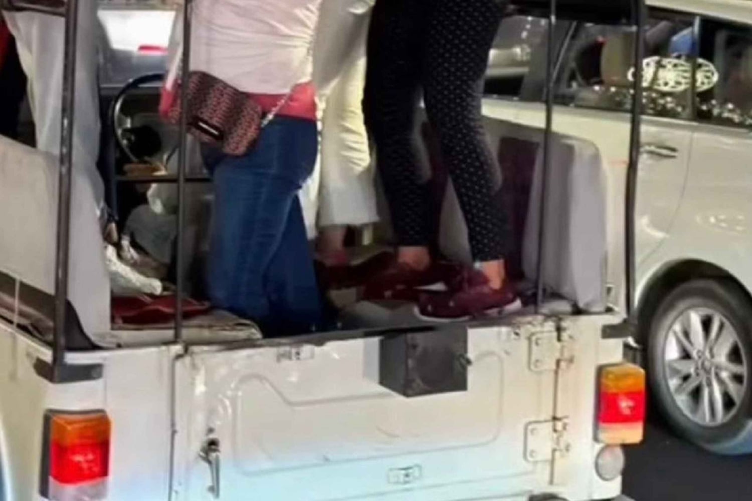 Jaipur: Open Night Jeep Safari For Group & Couple