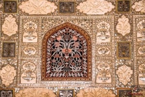 Jaipur: Patrimony & Yellow Town Walk with Local Food Tasting