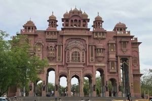 Jaipur: tour privado de día completo por la ciudad con guía femenina.