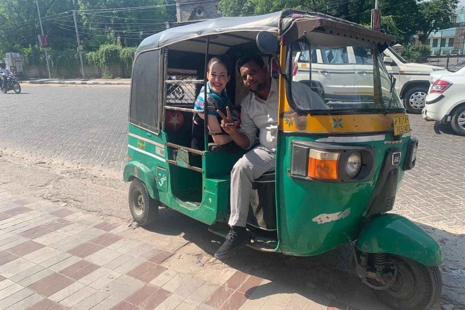 Jaipur: Full-Day Tuk-Tuk Sightseeing Tour with Monkey Temple