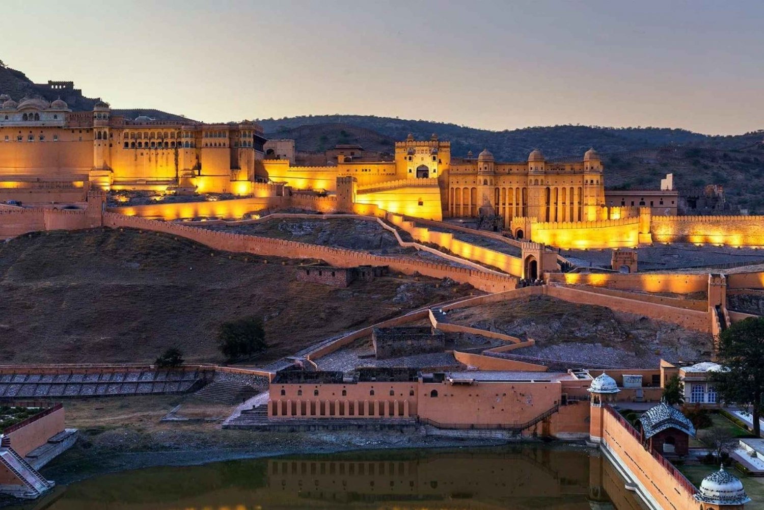 Tour privado de lujo de 2 días por el Triángulo Dorado: Agra, Jaipur y Delhi
