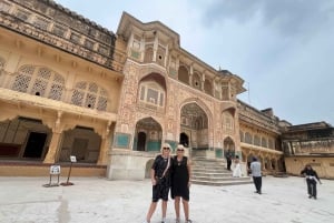 Jaipur: Private Sightseeing Day Tour with Guide by Car