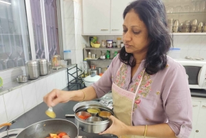 Jaipur: lezione di cucina del Rajasthan con una famiglia del posto
