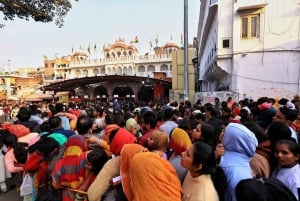 Passeio espiritual guiado em Jaipur com um tuk-tuk