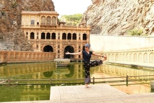 Jaipur: Tur med Nahargarh-solopgang eller Monkey Temple-solnedgang