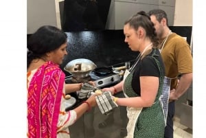 Jaipur: Aula de culinária tradicional e sessão de contação de histórias