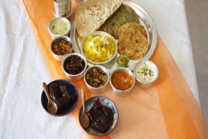 Jaipur: Patrimony & Yellow Town Walk with Local Food Tasting