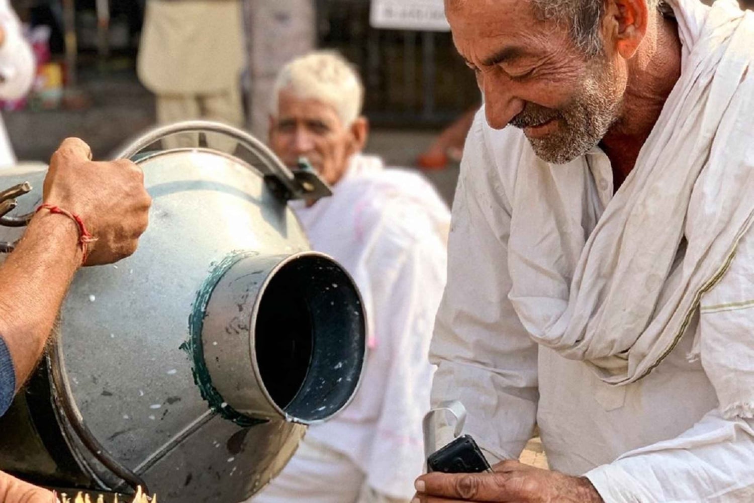 Jaipur: Yellow Town Walking tour, Food tasting with guide