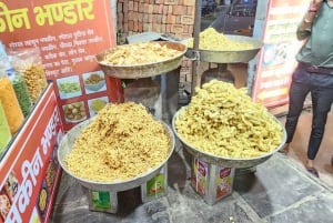 Jaipur: Yellow Town Walking tour, Food tasting with guide