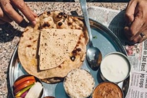 Jaipur: Yellow Town Walking tour, Food tasting with guide