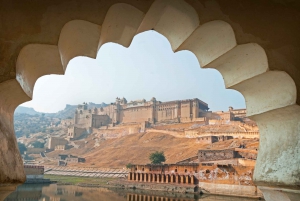 Delhi: Private Airport–Hotel One-Way Car Transfer