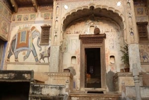 Private Day Trip: The Havelis of Mandawa