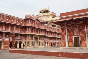 Visite privée d'une journée de Jaipur avec prise en charge à l'hôtel et retour