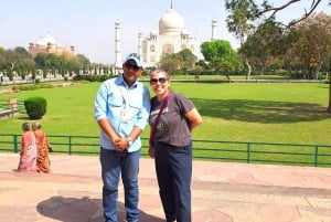 Private Taj Mahal Tour with 5* Lunch from Delhi/Jaipur