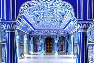 Wycieczki po Radżastanie: Luksusowa i prywatna wycieczka samochodem z przewodnikiem.