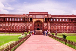 Taj Mahal Agra Guided Tour with Car, Ticket & Lunch (Option)