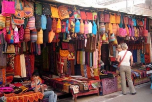 ショッピング、ラクバングル作り、ハワマハルでの写真撮影