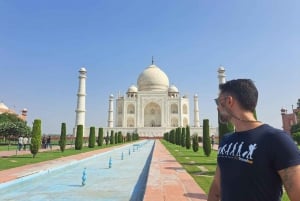 Agra: Skip-the-Line-liput Taj Mahaliin ja Agran linnoitukseen + lisäpalvelut