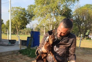 Traditionell lerkonst och landsbygdsäventyr med jeep eller cykel