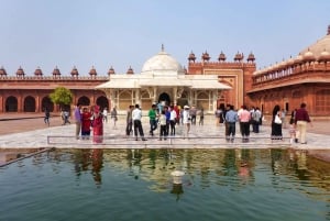 Visit Chand Baori, Fatehpur Sikri with Agra Drop from Jaipur