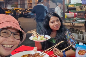 4 hours Savouring Street Food at night in Central Jakarta