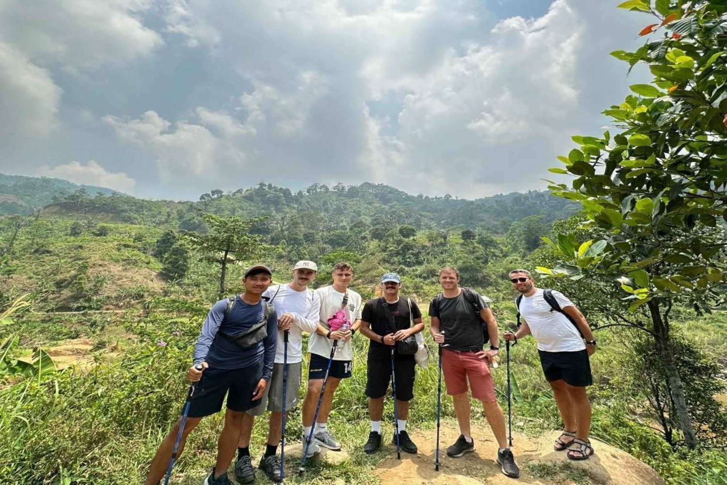 Bogor: Trekking sulle colline verdi e le cascate fresche
