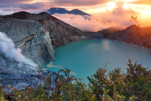From Bali: 10-Day Tour of Java's Highlights with Lodging