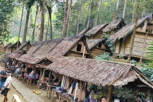 Depuis Jakarta : Excursion d'une journée dans la tribu des Baduy avec déjeuner