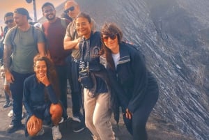 Jakartasta tai Balilta: Bandung, Yogyakarta, Bromo & Ijen -kiertue