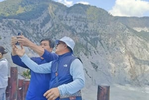 Fra Jakarta : Vulkan, te- og rismarker, varme kilder