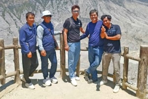 Fra Jakarta : Vulkan, te- og rismarker, varme kilder