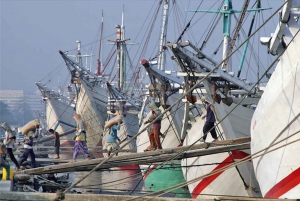 From port Tanjung priok : Jakarta Private Tour With Lunch