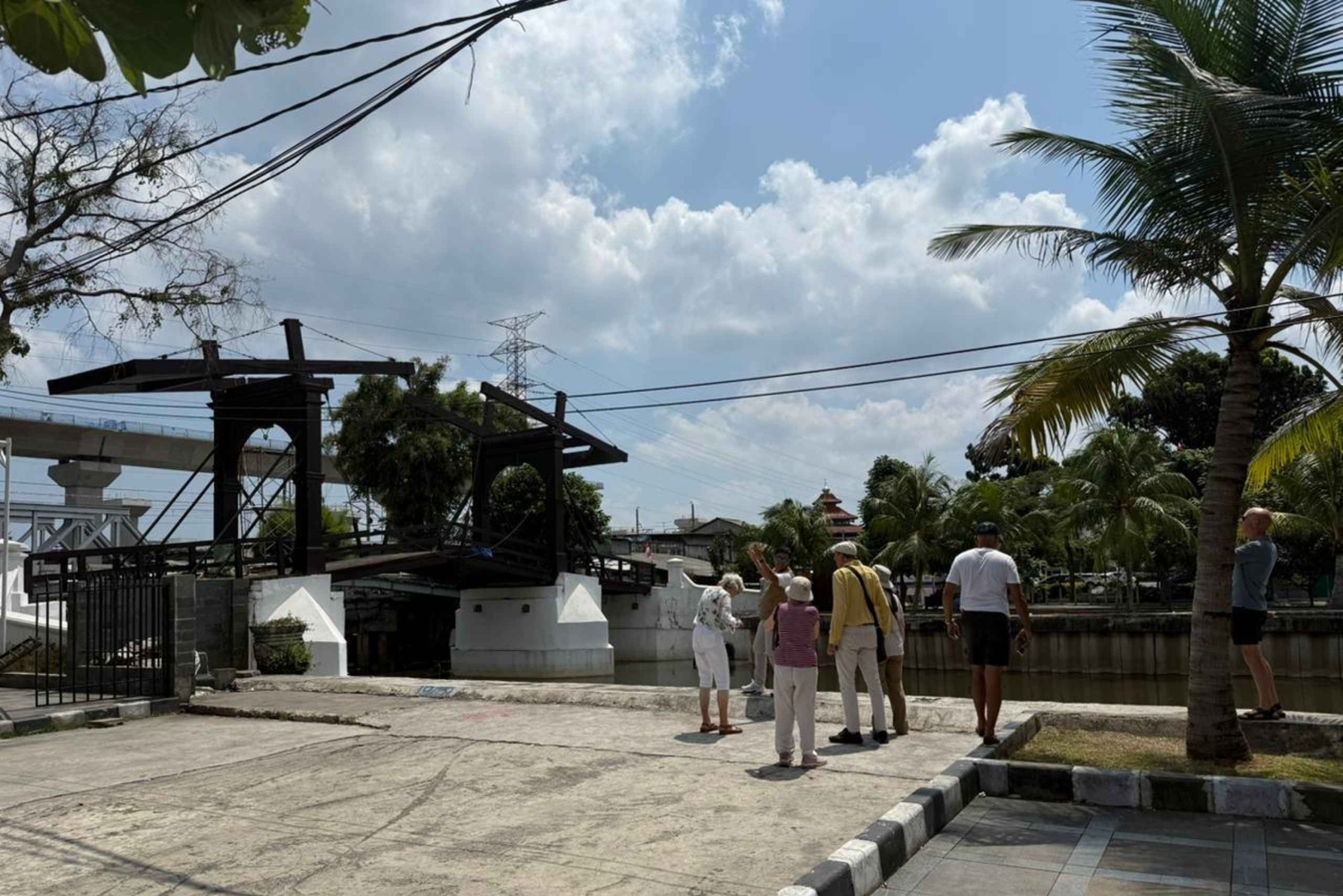 Jakarta: Java to Bali Train Tour with Hotels