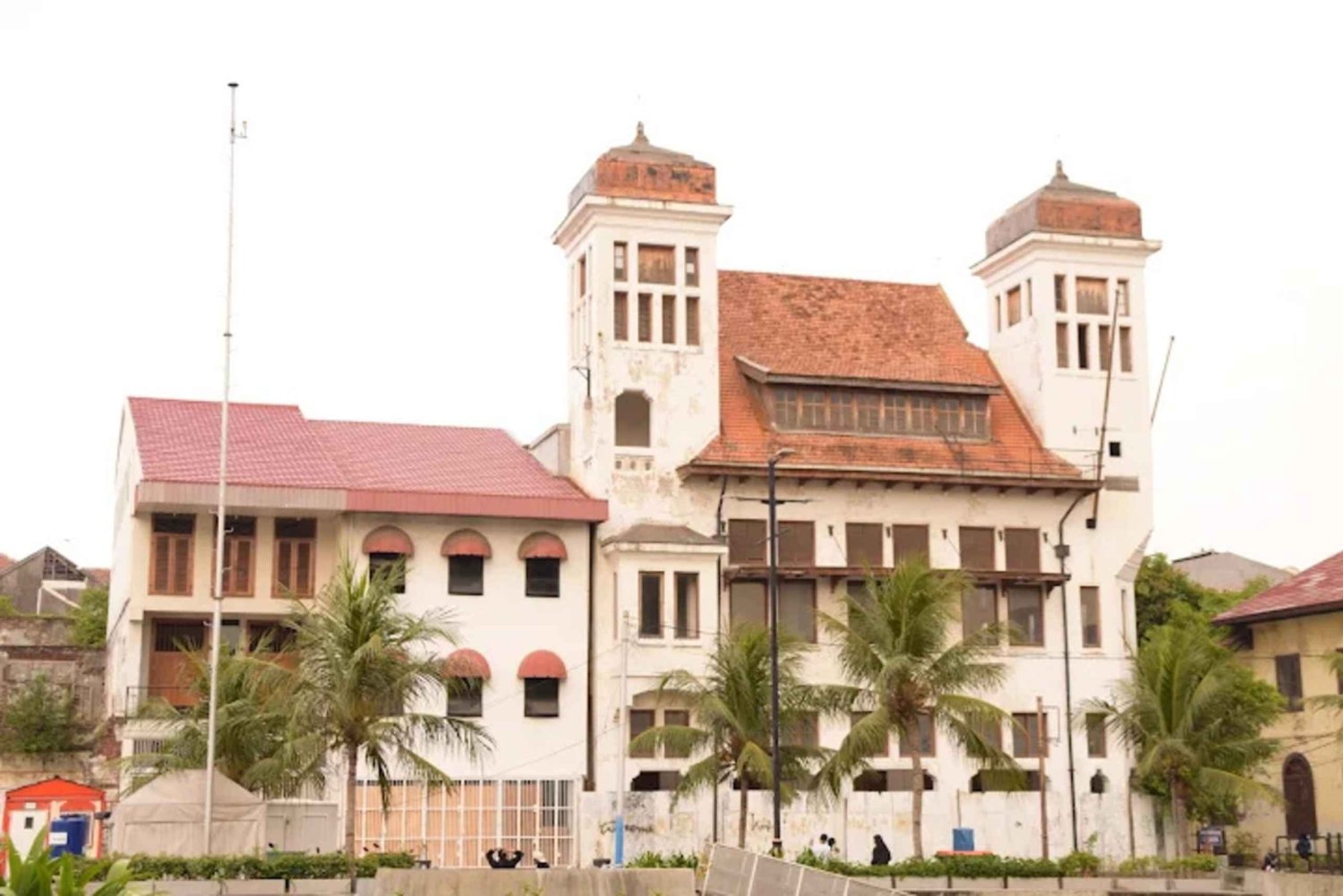 ジャカルタ:モスク、大聖堂、旧市街または港のガイド付きツアー