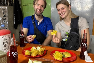 Jakarta: Night Walking Tour with Snacks and Dinner