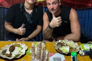 Jakarta: Night Walking Tour with Snacks and Dinner