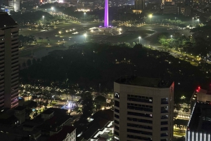 Jakarta: Night Walking Tour with Snacks and Dinner