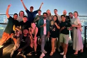 Jakarta: Night Walking Tour with Snacks and Dinner