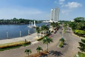 Jakarta: Private Car Charter with Professional Driver by Van